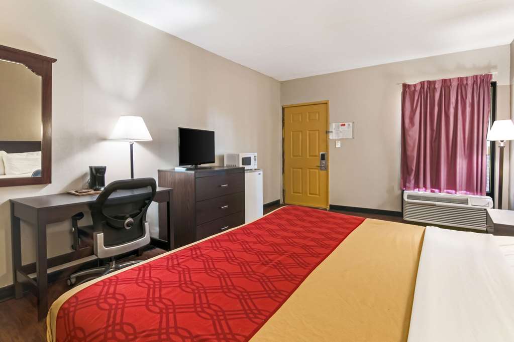 Econo Lodge Conyers - photo 12
