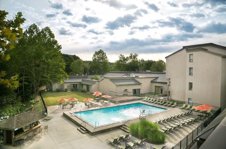 Heritage Hotel Golf & Conference Center pet-friendly hotel Southbury