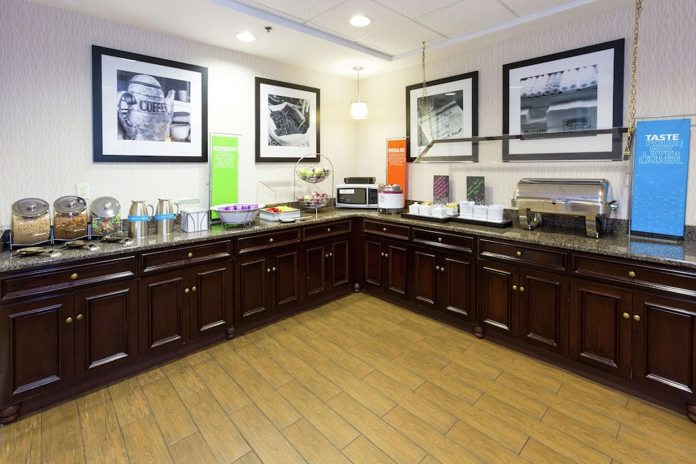 Hampton Inn Suites Jacksonville Airport - photo 46