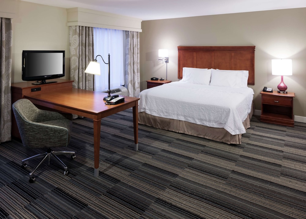 Hampton Inn & Suites Davenport - photo 9