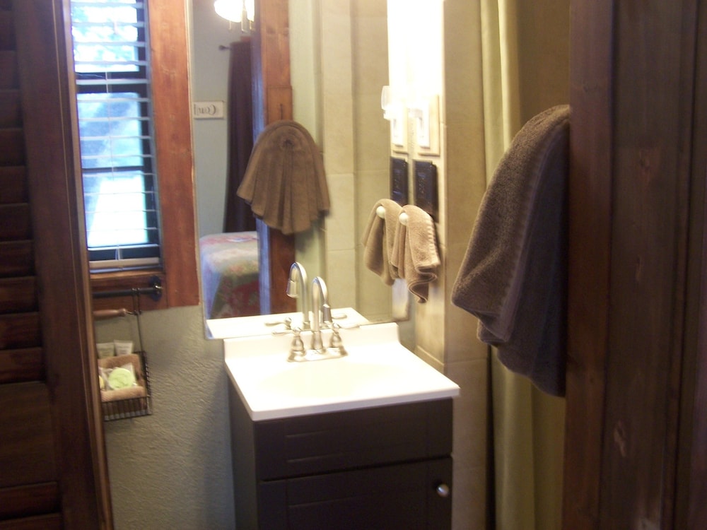 Blanco County Inn - photo 37