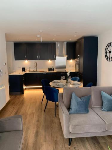 The Sunrise Den Lovely 2 bedroom apartmentParking — 4-Star Luxury Hotel in Harlow, United Kingdom