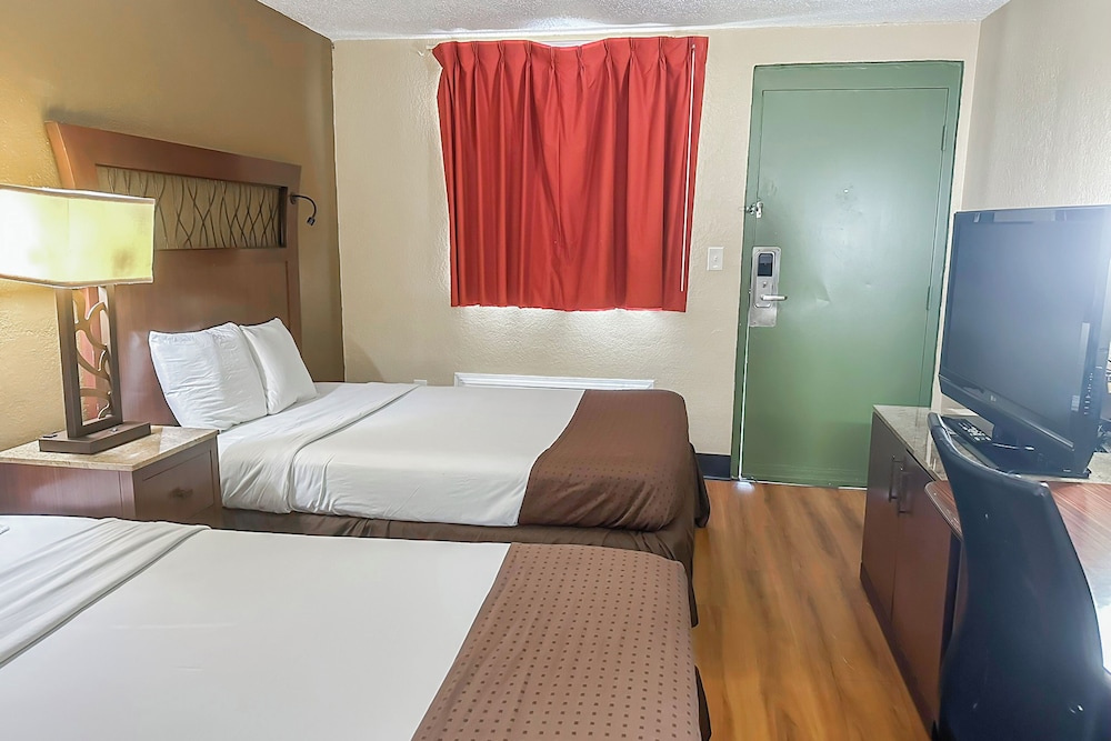 OYO Hotel Mobile AL I 65 at Airport Blvd - photo 50