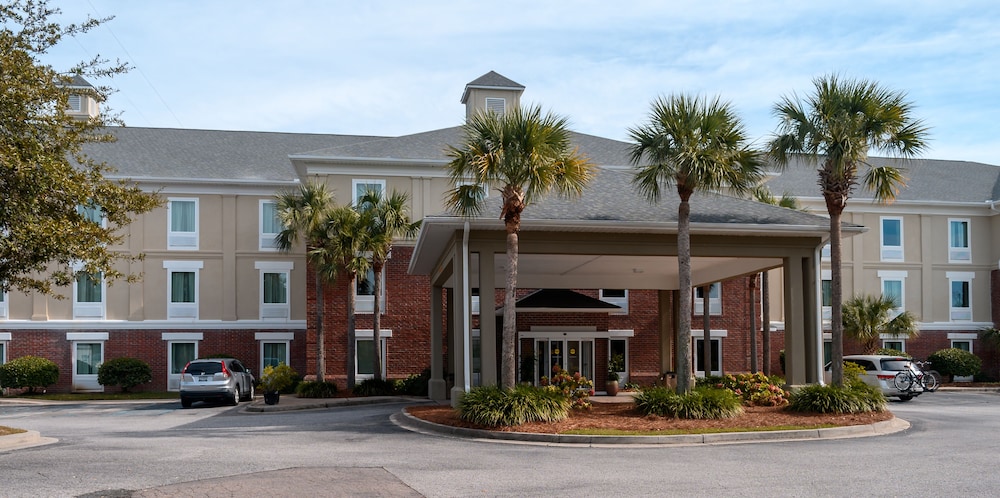 Comfort Inn & Suites Patriots Point - photo 28