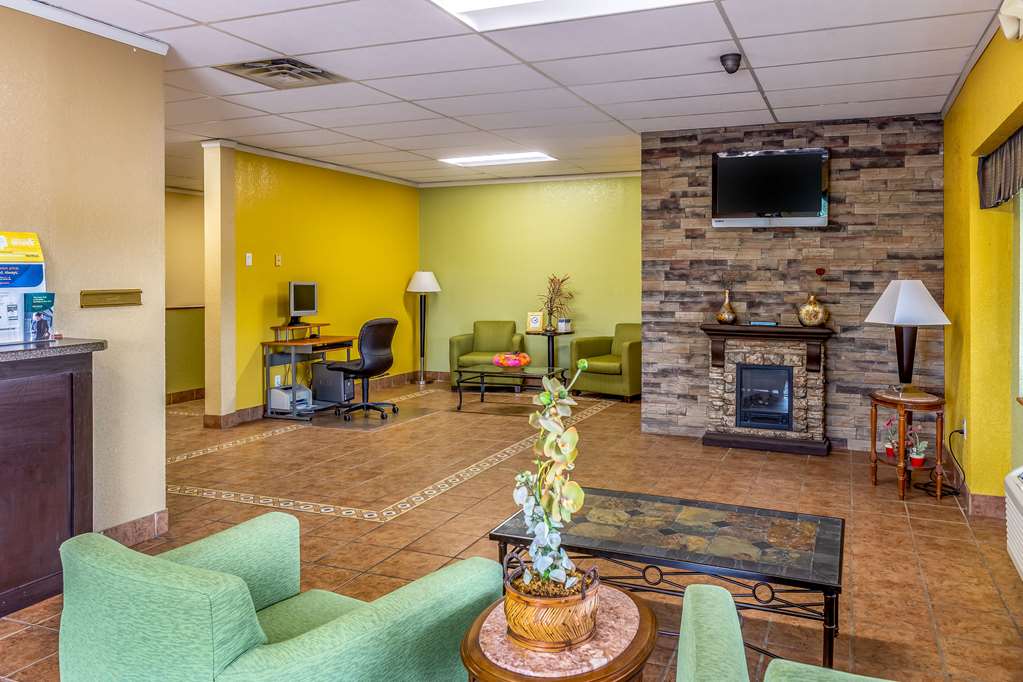 Econo Lodge Inn & Suites Newton - photo 6