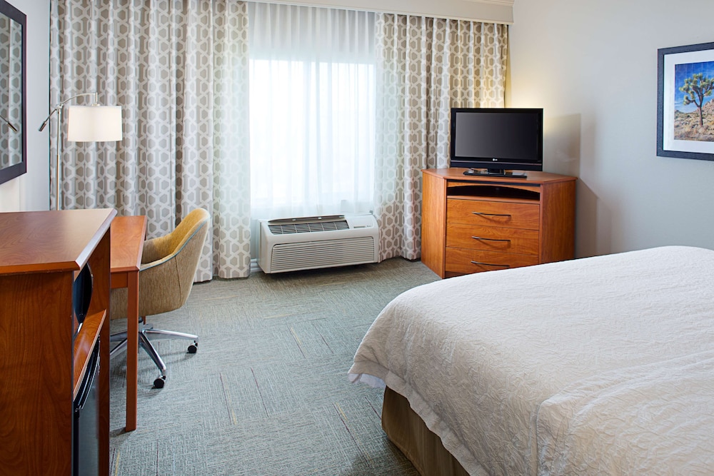 Hampton Inn & Suites Lancaster - photo 8