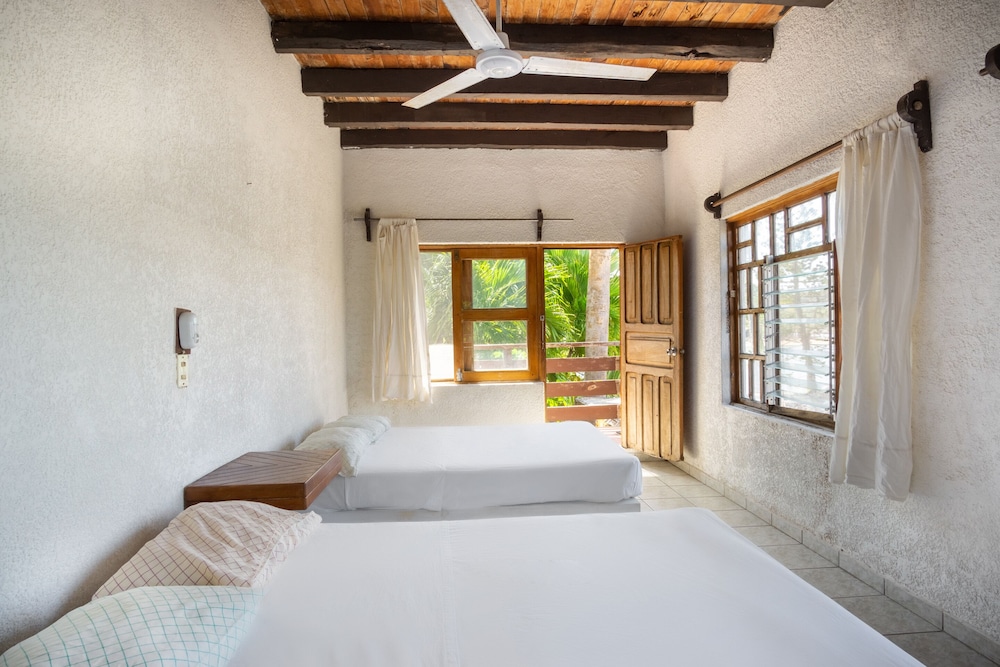 Oyo Hotel Sand S in Barra De Navidad, Mexico