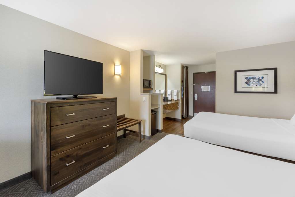 Best Western Plus Northwind Inn & Suites - photo 14