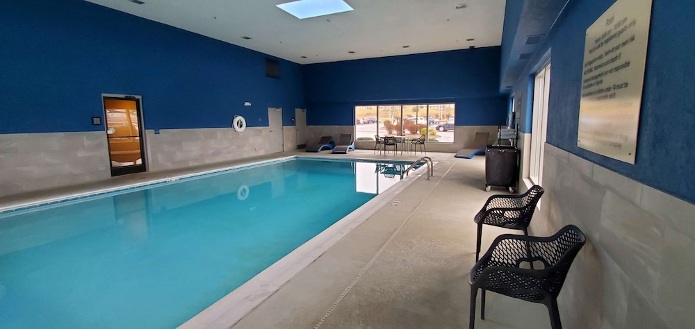 Hampton Inn Hillsville - photo 42