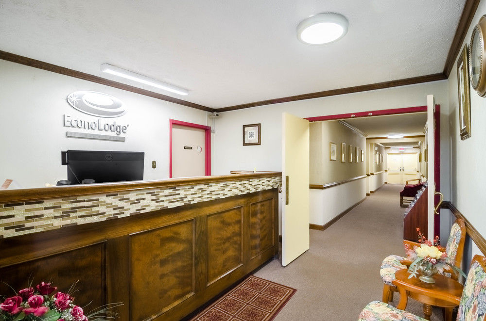 Econo Lodge Colonial - photo 24