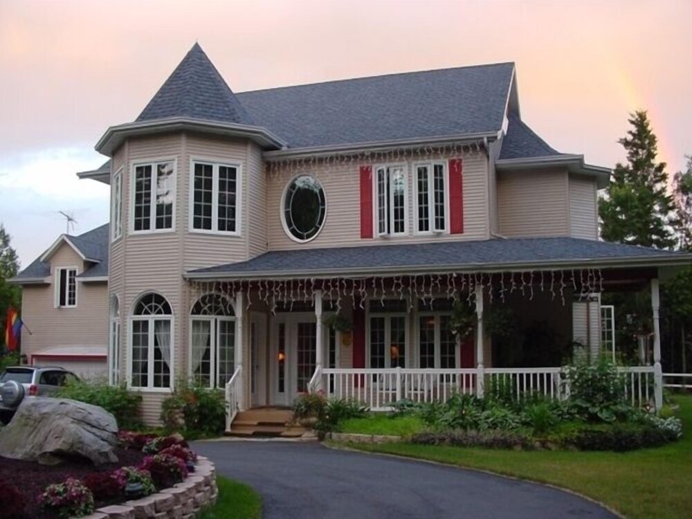 Le Septentrion B&B — 4-Star Luxury Hotel in Morin Heights, Canada