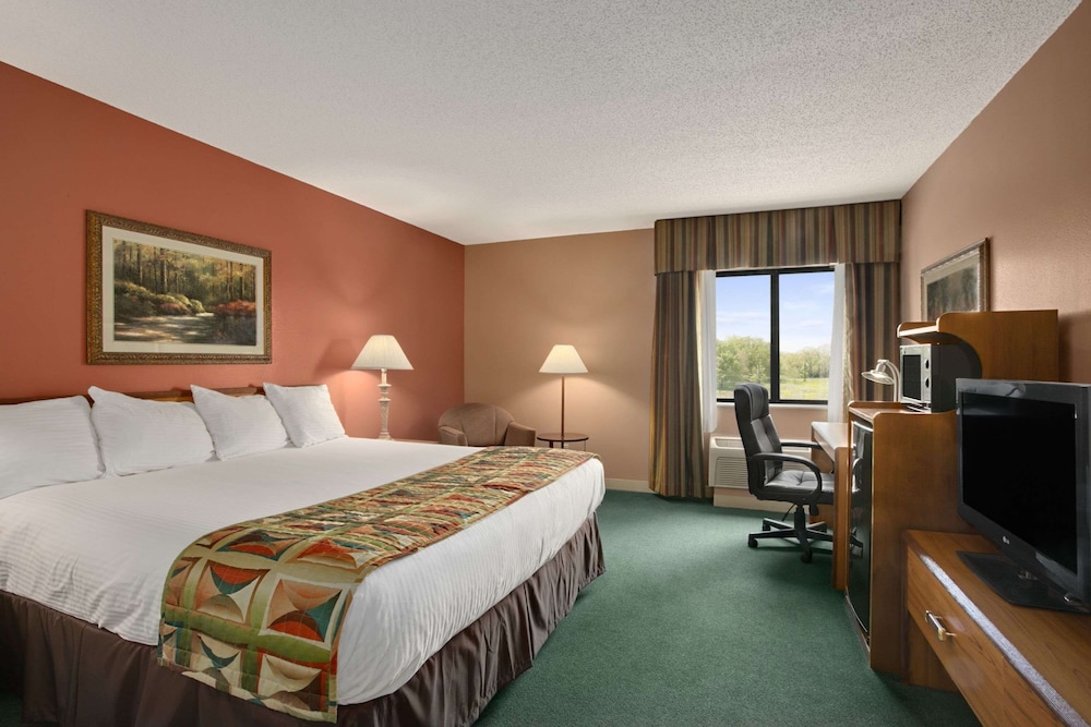 Baymont by Wyndham Sullivan - photo 7