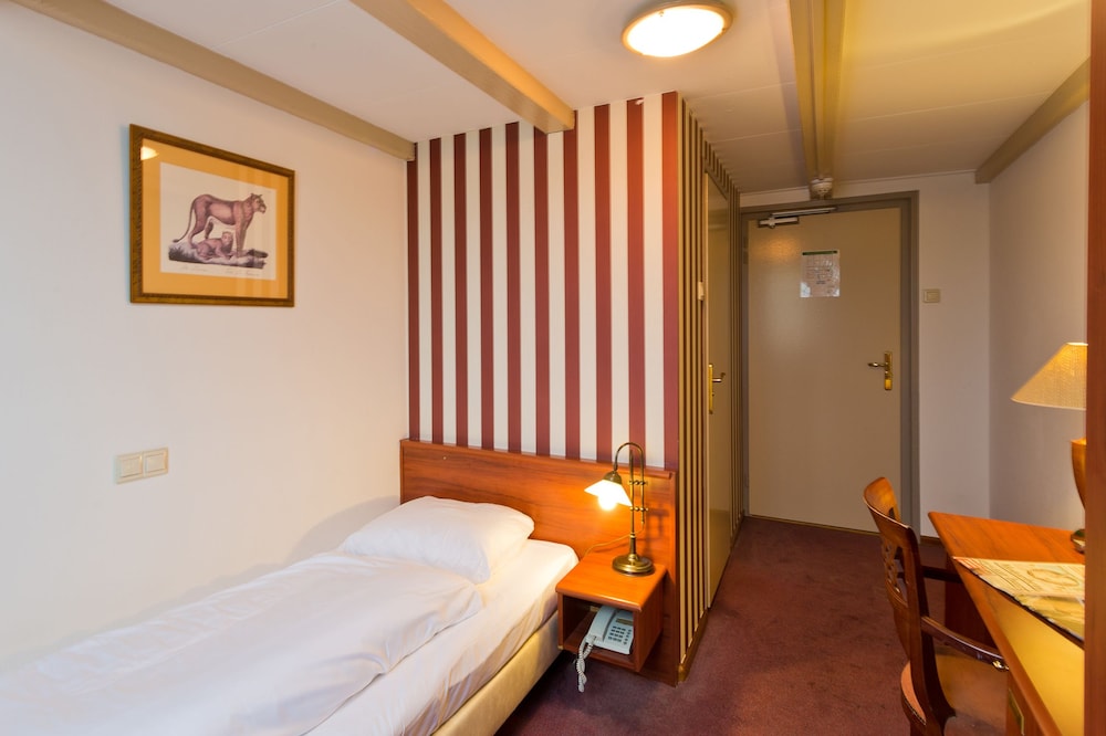 Hotel Promenade — Baarn — photo 3