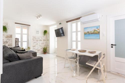Syros DouBleTS Apartments — 4-Star Luxury Hotel in Ermoupolis, Greece