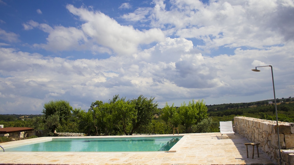 Masseria Guadiano Vecchio — 4-Star Luxury Hotel in Monopoli, Italy