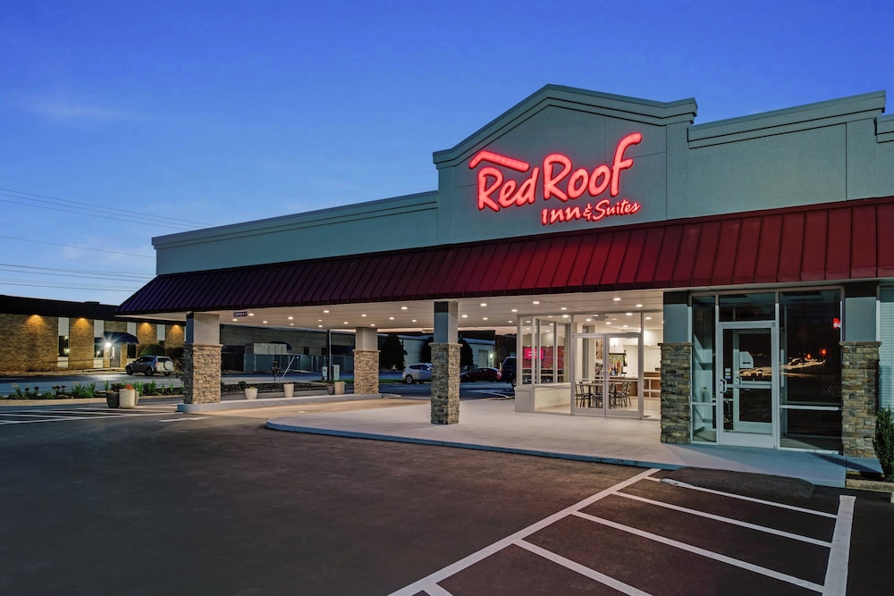Red Roof Inn & Suites Wilkesboro - photo 42