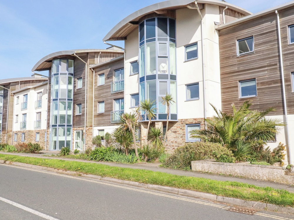 Apartment 2 — 4-Star Luxury Hotel in Newquay, United Kingdom