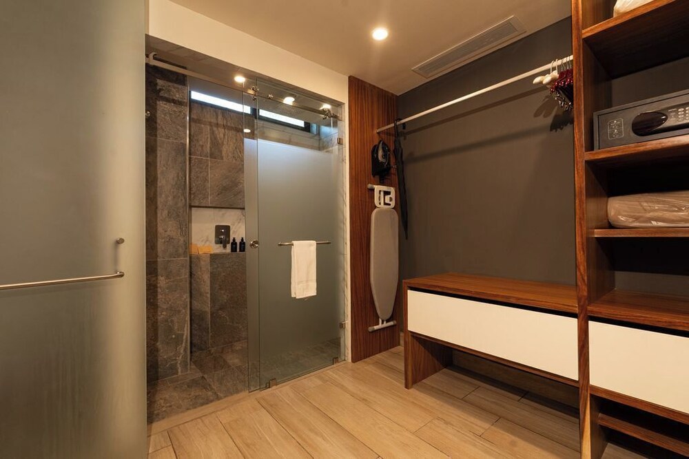 Bathroom shower