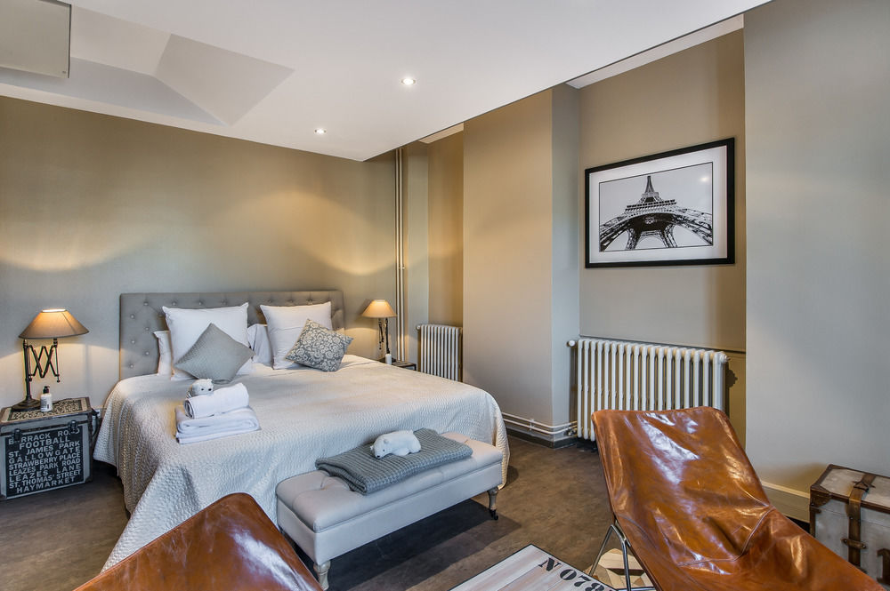 James & Lake Suites — 4-Star Luxury Hotel in Annecy, France
