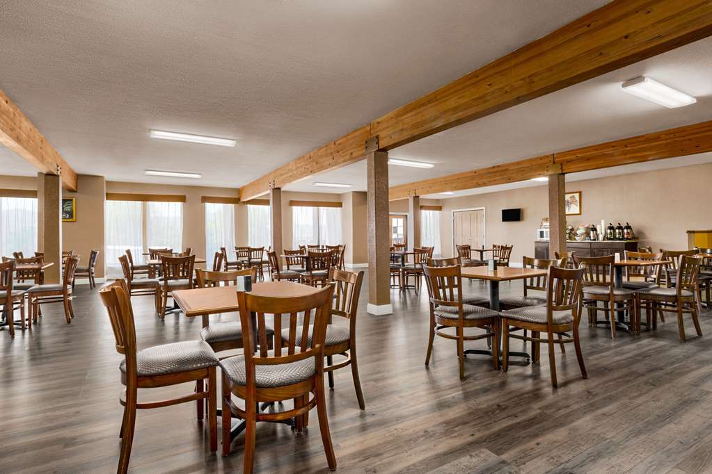 Baymont by Wyndham Cortez - photo 13