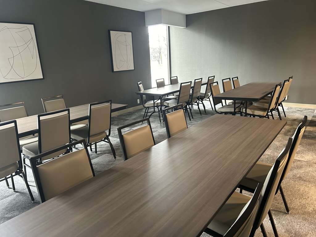 Best Western Plus Meadowlands - photo 24