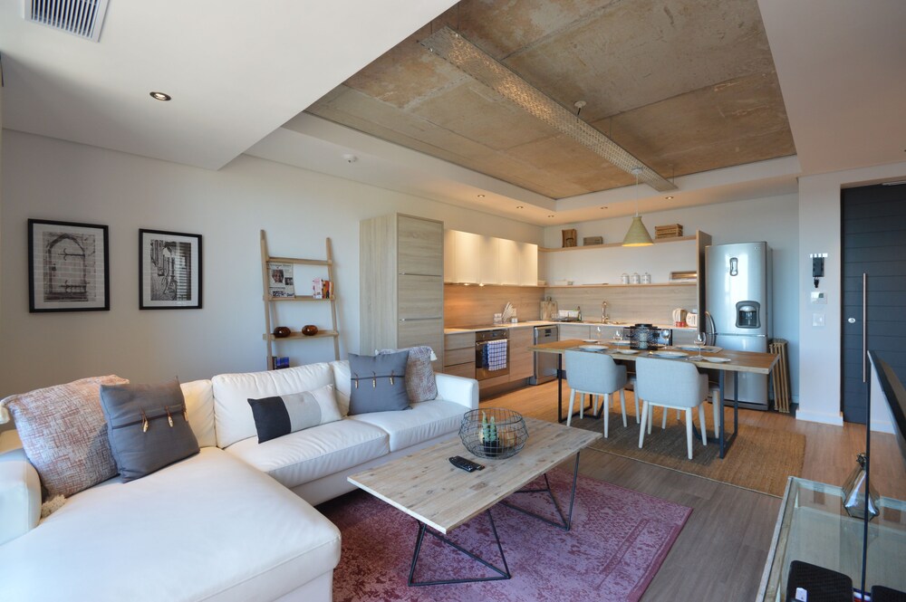 Matrix Luxury Apartments — 4-Star Luxury Hotel in Cape Town, South Africa