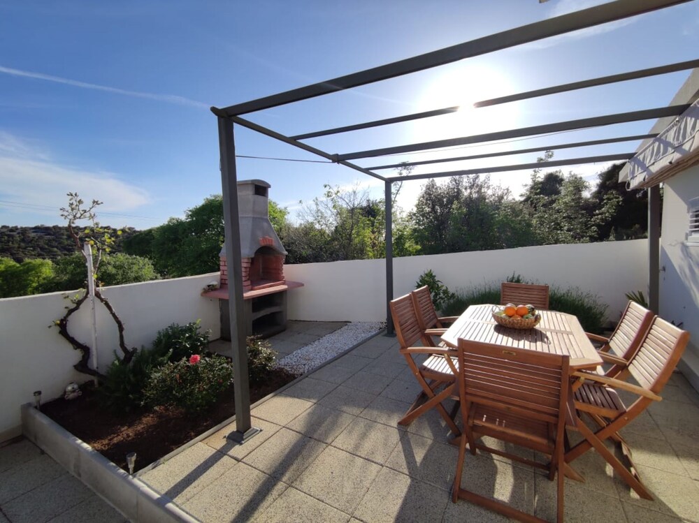 Holiday Home Ivo — 4-Star Luxury Hotel in Marina, Croatia