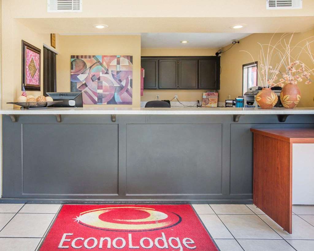 Econo Lodge Inn & Suites Lodi Wine Country Area - photo 4