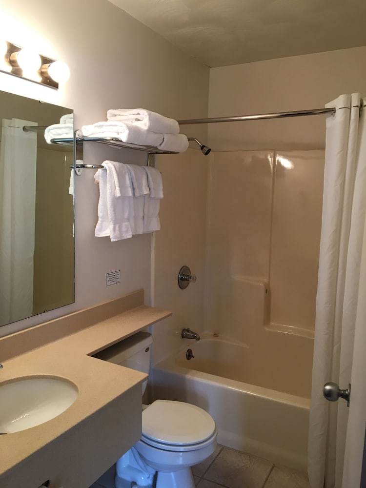 The Beach Inn Motel - photo 11