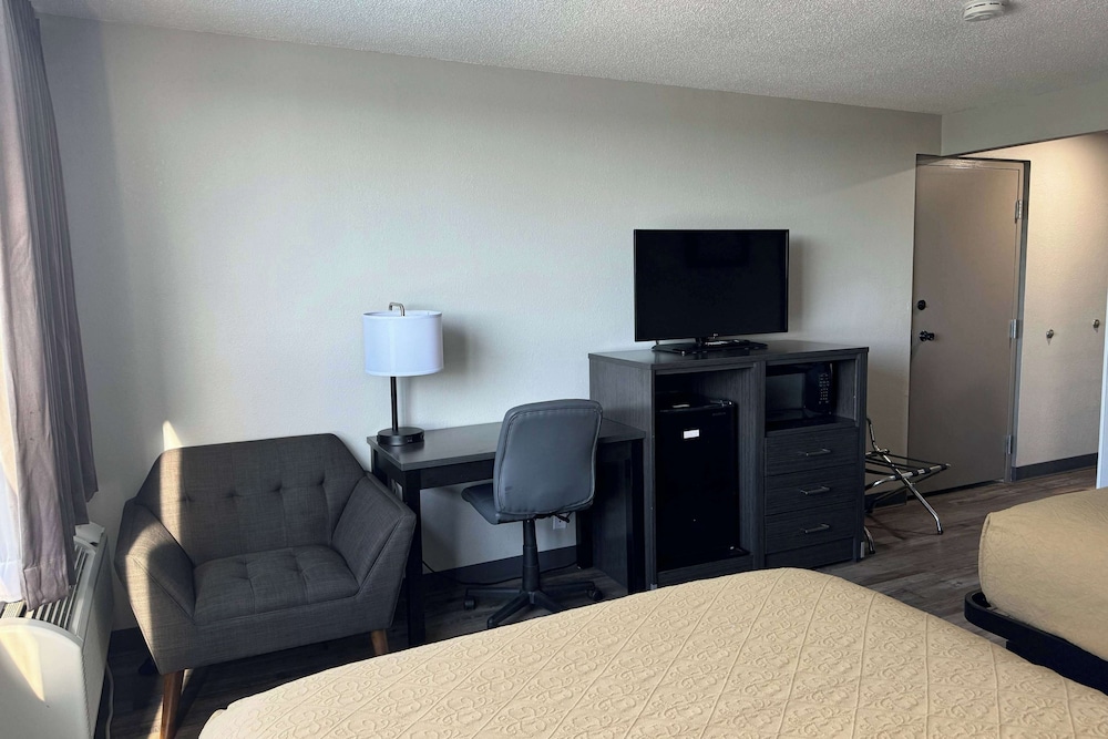 Baymont by Wyndham Great Falls City Center - photo 14