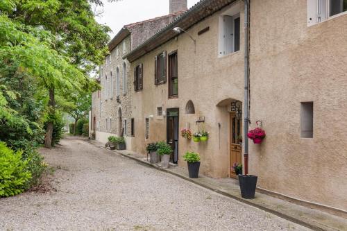 Gite Holiday Home Vent Marin — 4-Star Luxury Hotel in Limoux, France