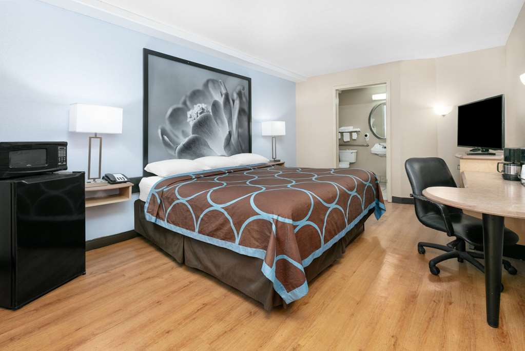 Super 8 by Wyndham New Braunfels I 35 - photo 18