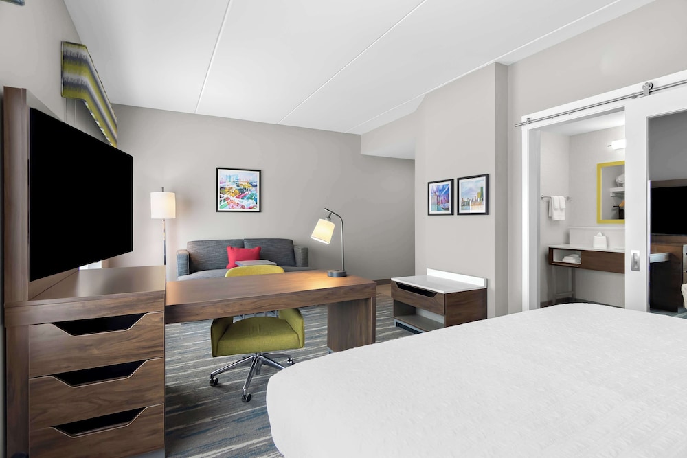 Hampton Inn & Suites by Hilton Chicago Medical District UIC - photo 26