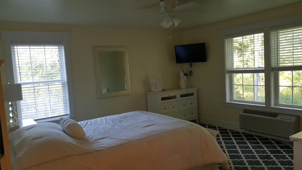 Sheepscot Harbour Village Resort - photo 6