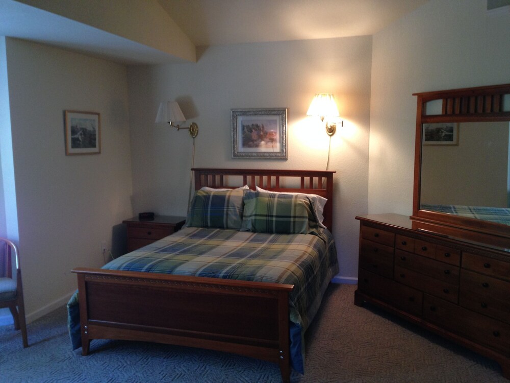 Willowbrook Inn - photo 6