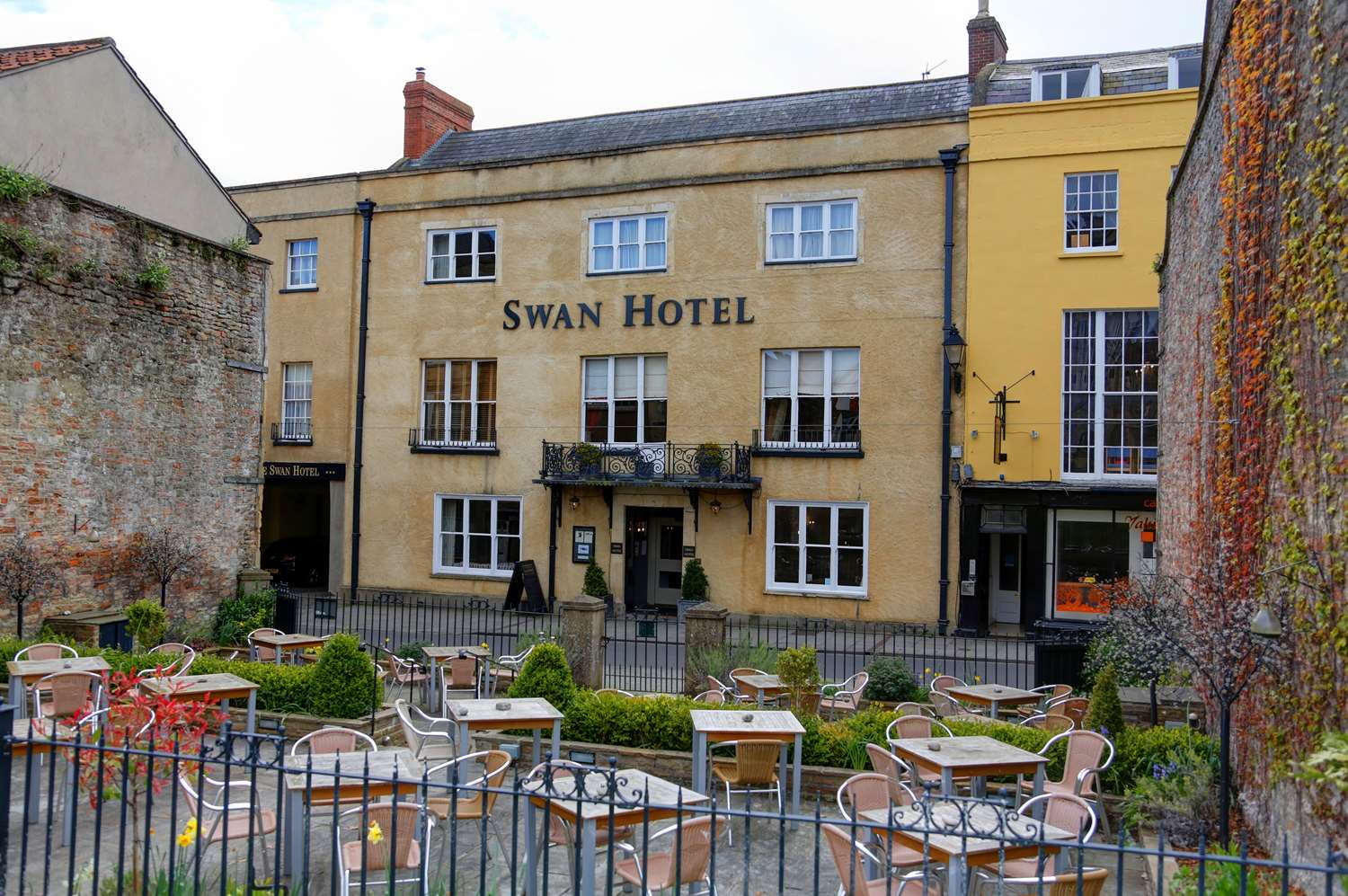 The Swan Hotel — hotel in Wells