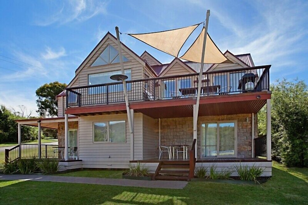 Jarrah Lodge — 4-Star Luxury Hotel in Benalla, Australia