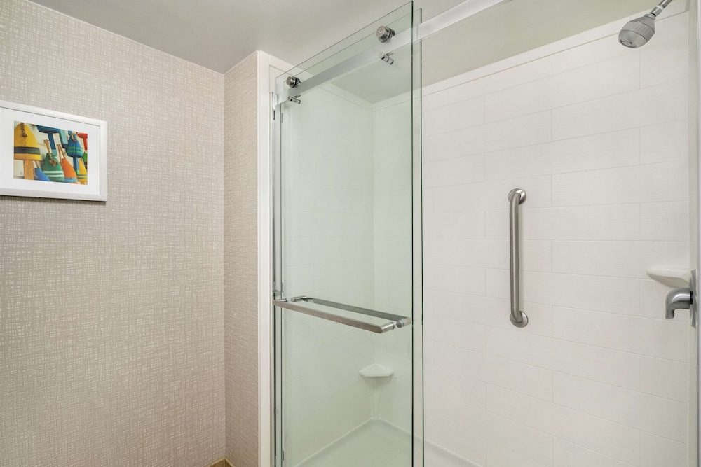 Hampton Inn & Suites Exeter - photo 35