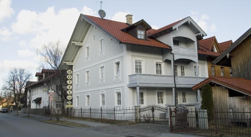 Scharmerhof - carbon neutral hotel in Hohenbrunn