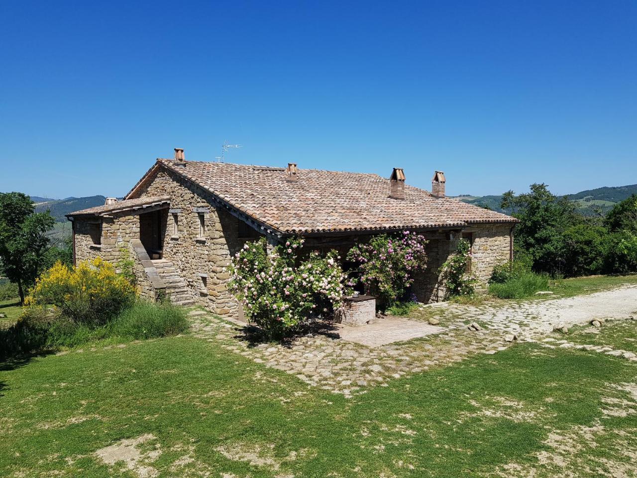 Terraluna Villa Vacanze San Leo San Marino — 4-Star Luxury Hotel in San Leo, Italy
