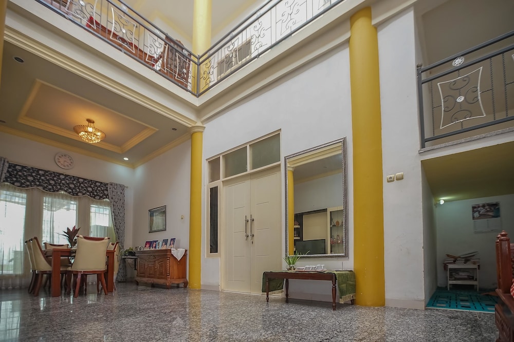 RedDoorz Syariah near Museum Lambung Mangkurat 2 in Banjarmasin, Indonesia