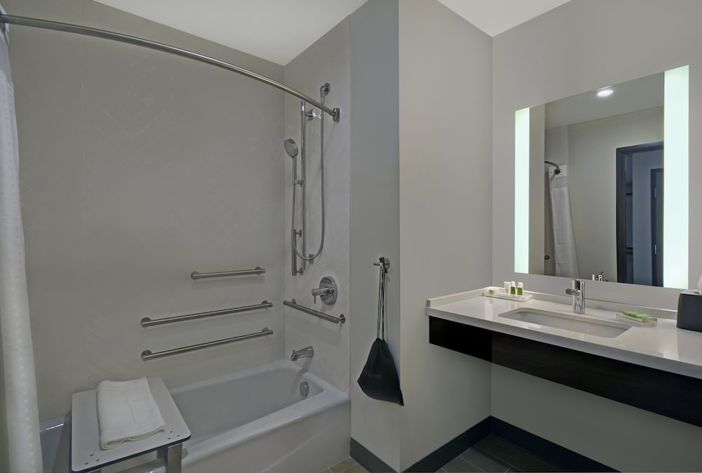 Holiday Inn Grand Rapids North Walker by IHG - photo 17