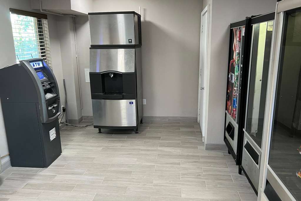Days Inn by Wyndham Cincinnati East - photo 18