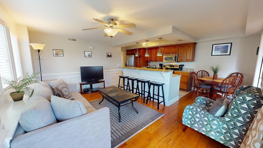 Captains Watch 2 by Tybee Vacation Rentals — 4-Star Luxury Hotel in Tybee Island, United States
