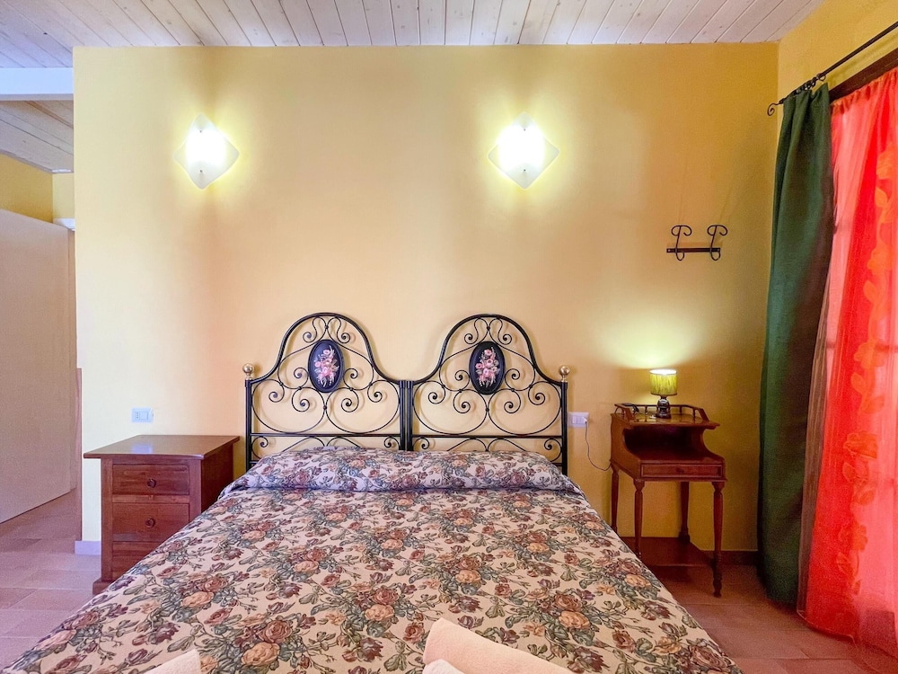 Apartment in Urbino With Pools & Veranda — Urbania — photo 4