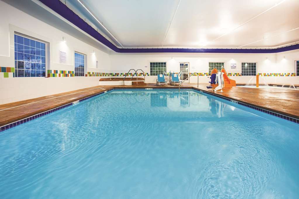 La Quinta Inn & Suites by Wyndham St. Paul Woodbury - photo 7