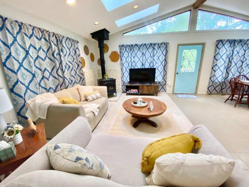 Hot Tub Nature Retreat 2 min to Bryce Resort — hotel in Basye