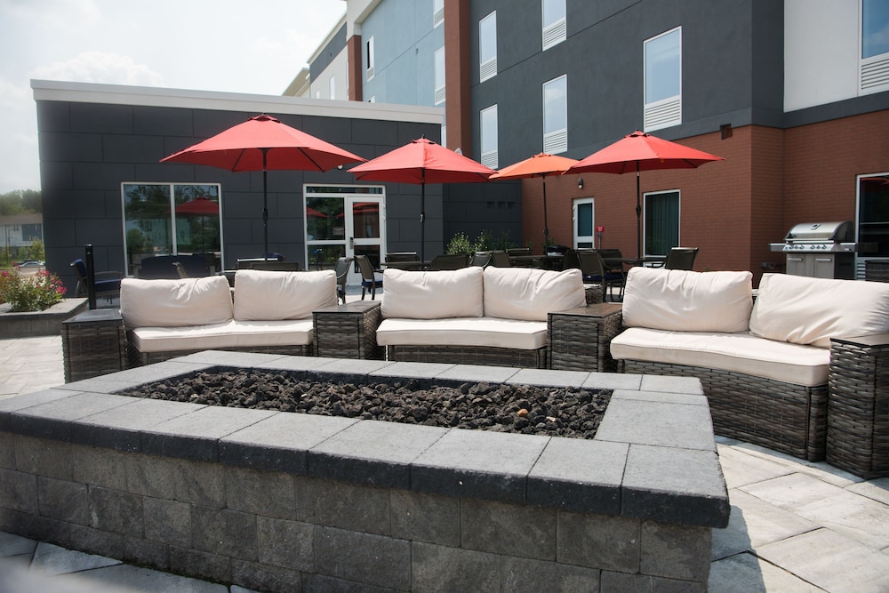 Hampton Inn & Suites by Hilton Warrington Horsham - photo 45