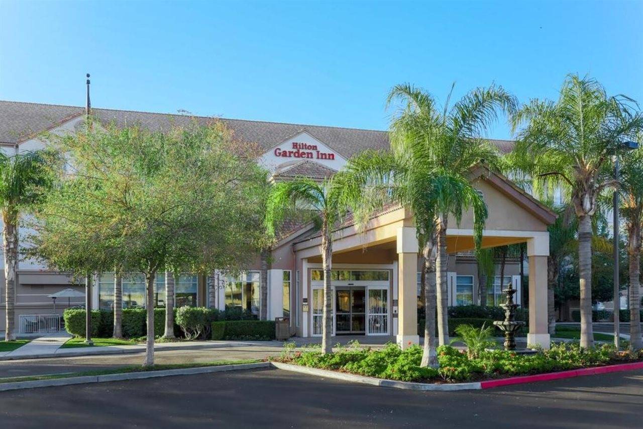 Hilton Garden Inn Bakersfield - photo 2