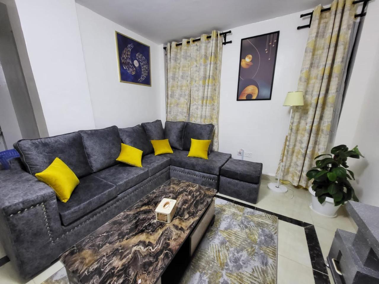 1 Bed Flat Sleeps 2 Parking Wifi